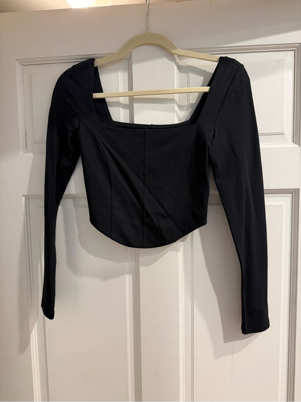 Aritzia Babaton Contour Black Long-Sleeve Square-Neck Crop Top